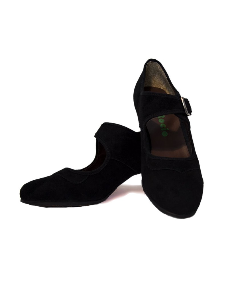 Flamenco dance shoes