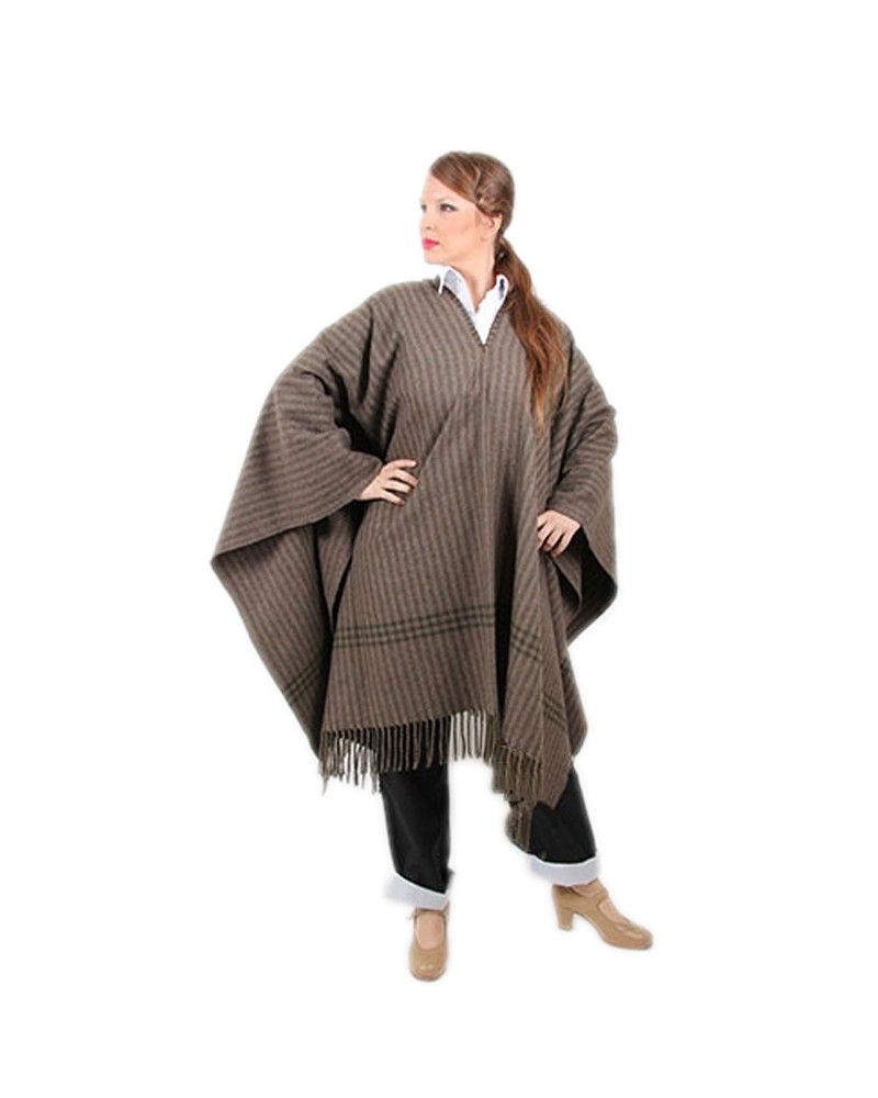 Poncho wool short suit