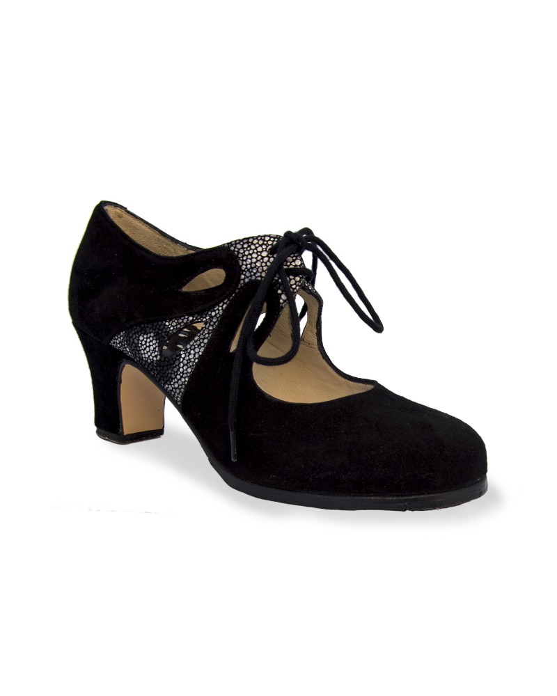flamenco dance shoe