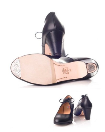 Leather flamenco shoes with a bow, Model 573063